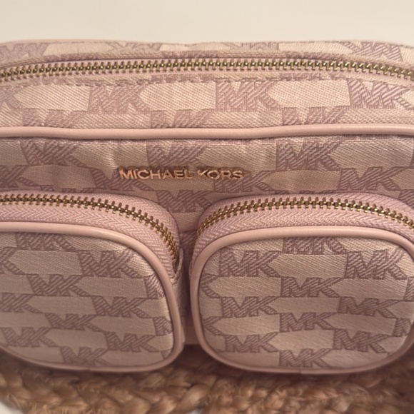 Michael Kors purse - Picture 4 of 4